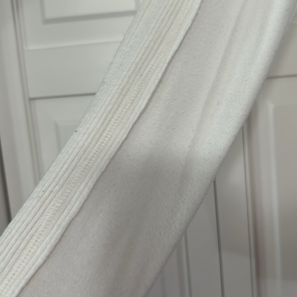 Women’s top size medium - Picture 3 of 6